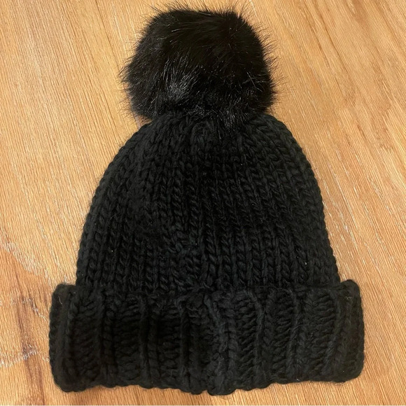 NWT Express Women’s OS Knit Pom Pom Beanie Black Cozy Warm Dark Feminine Grunge - Picture 2 of 3